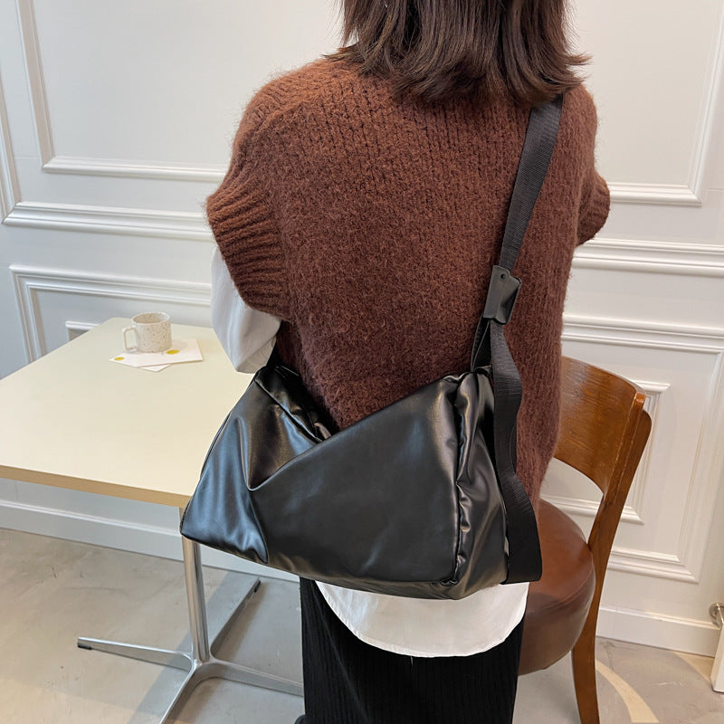 Lendre Sling Bag